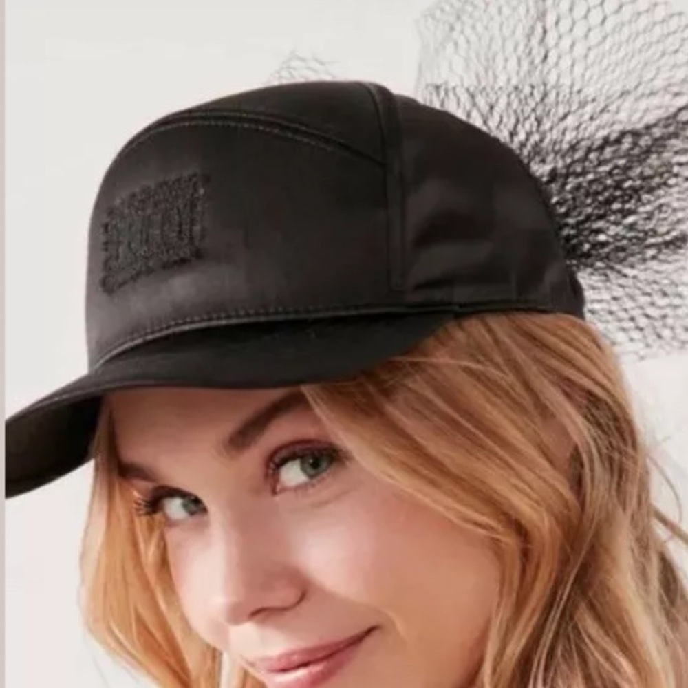 FENTY PUMA BY RIHANNA BLACK SATIN CAP WITH FRONT LOG AND NET BACK BOW DETAIL OS - Picture 5 of 7